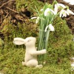 vaasje met haasje, wit met sneeuwklokjes