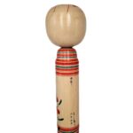 Japanse Kokeshi pop achterkant, handbeschilderd bloem