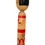 Japanse Kokeshi pop, traditioneel, Yajirou-kei stijl, hout, linkerkant