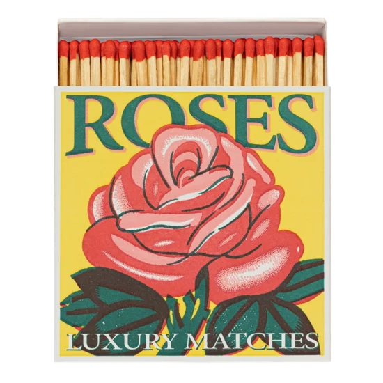 Lucifers in doosje rode rozen