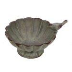 Schaaltje rond vogeltje op rand vintage stijl