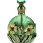 11F169 Parfumflesje groen met bloemen geëmailleerd